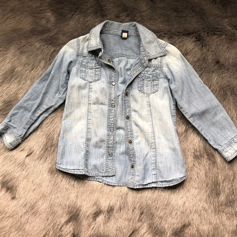 Gap shirt